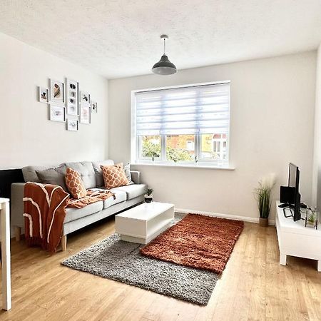 Luxury 2 Bed Apartment Stansted Airport Bishops Stortford Бишопс-Стортфорд Экстерьер фото