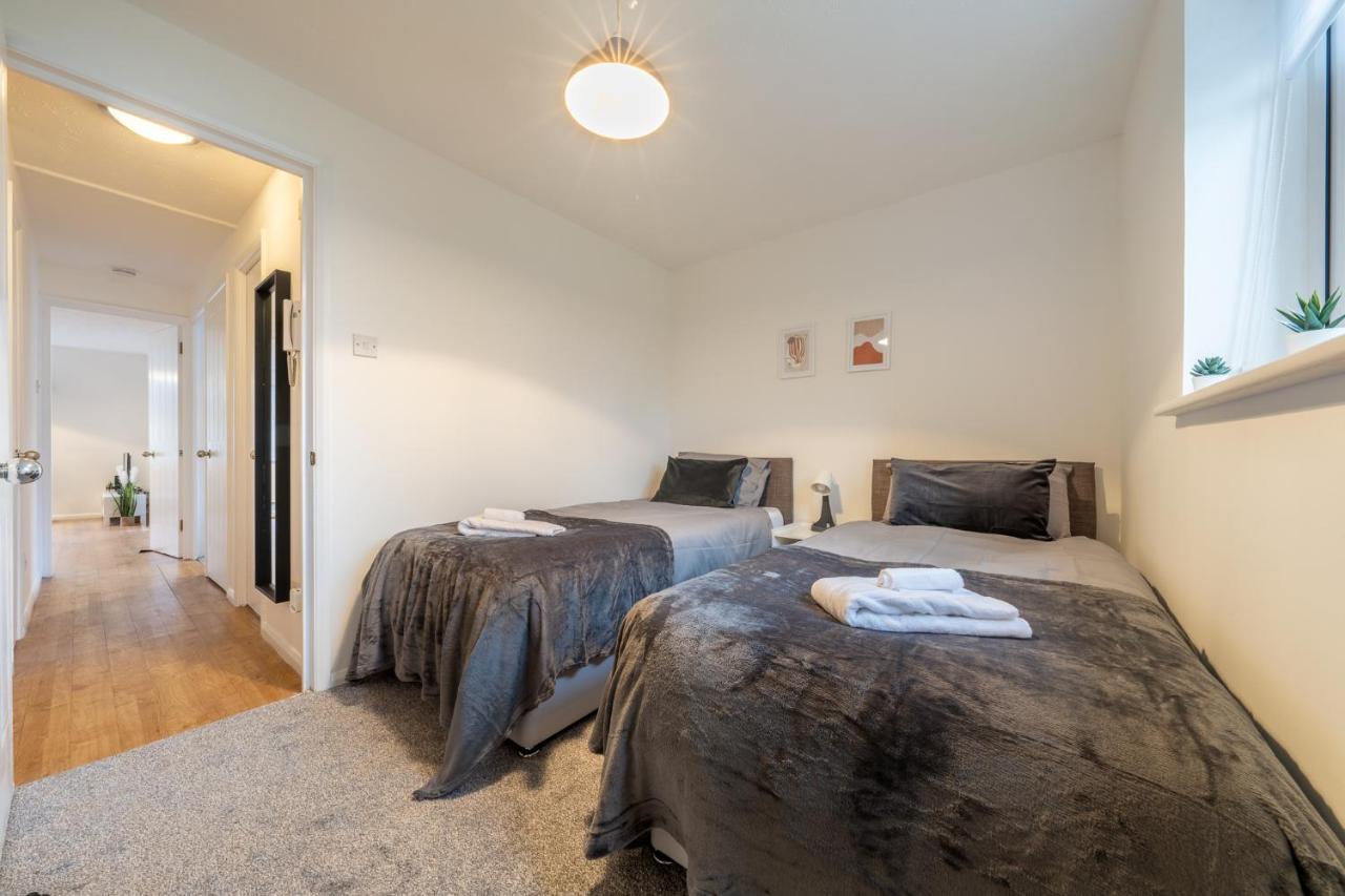 Luxury 2 Bed Apartment Stansted Airport Bishops Stortford Бишопс-Стортфорд Экстерьер фото