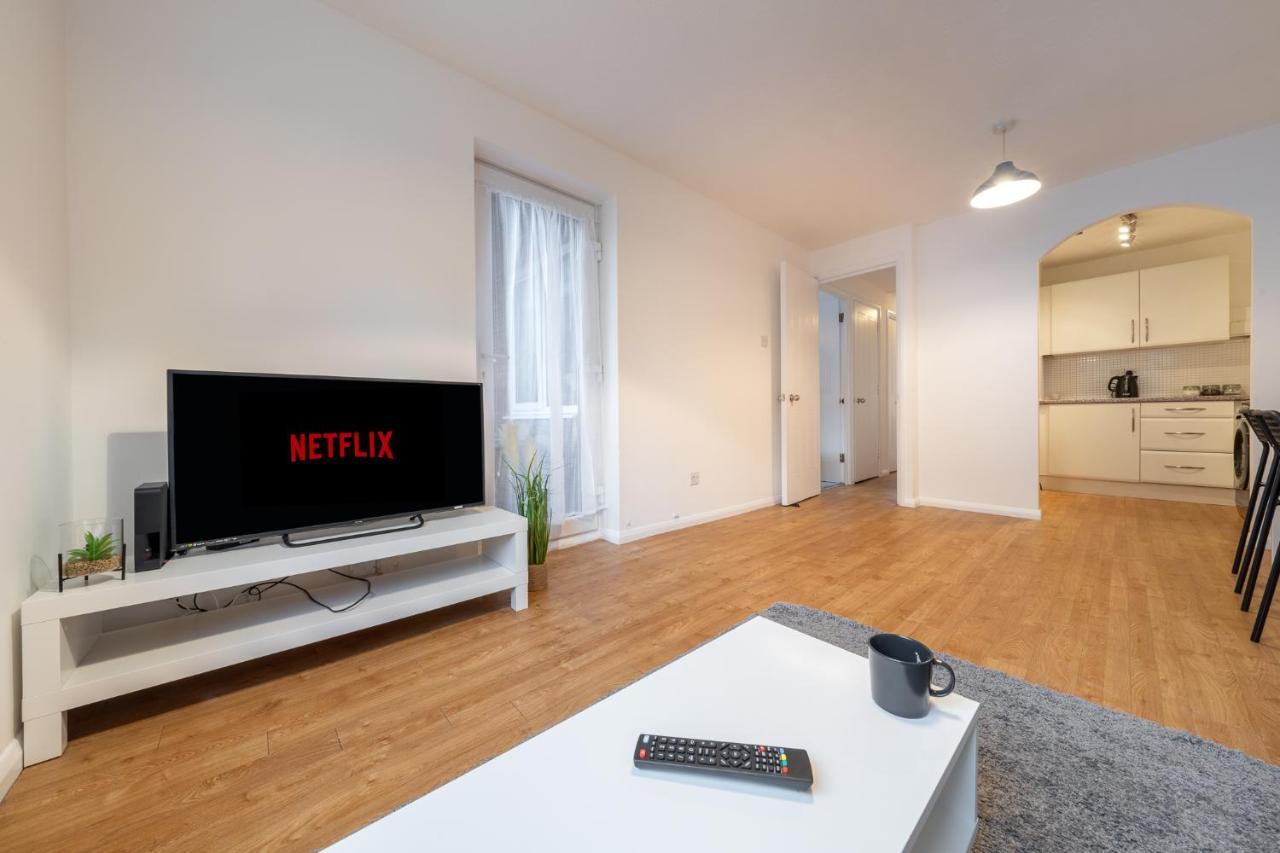 Luxury 2 Bed Apartment Stansted Airport Bishops Stortford Бишопс-Стортфорд Экстерьер фото