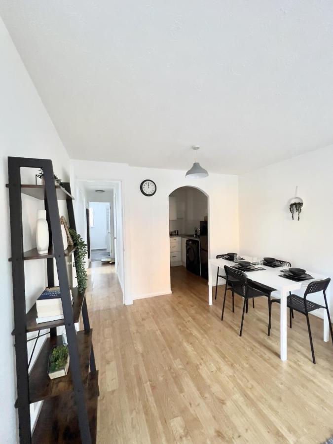 Luxury 2 Bed Apartment Stansted Airport Bishops Stortford Бишопс-Стортфорд Экстерьер фото