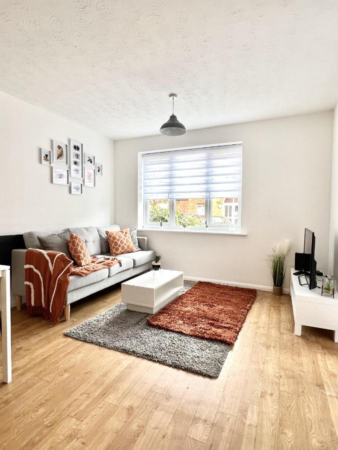 Luxury 2 Bed Apartment Stansted Airport Bishops Stortford Бишопс-Стортфорд Экстерьер фото