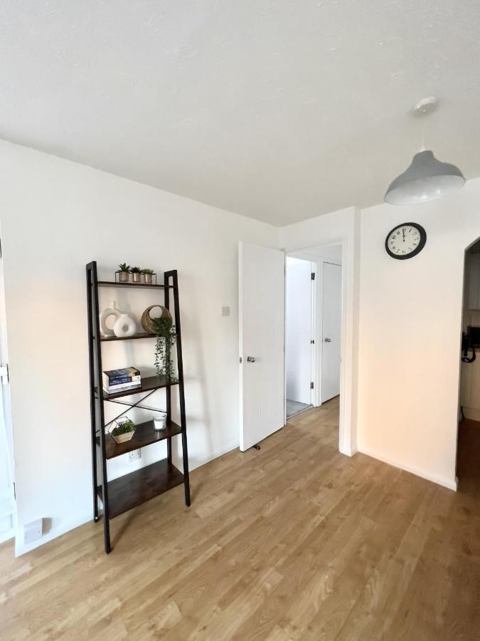 Luxury 2 Bed Apartment Stansted Airport Bishops Stortford Бишопс-Стортфорд Экстерьер фото